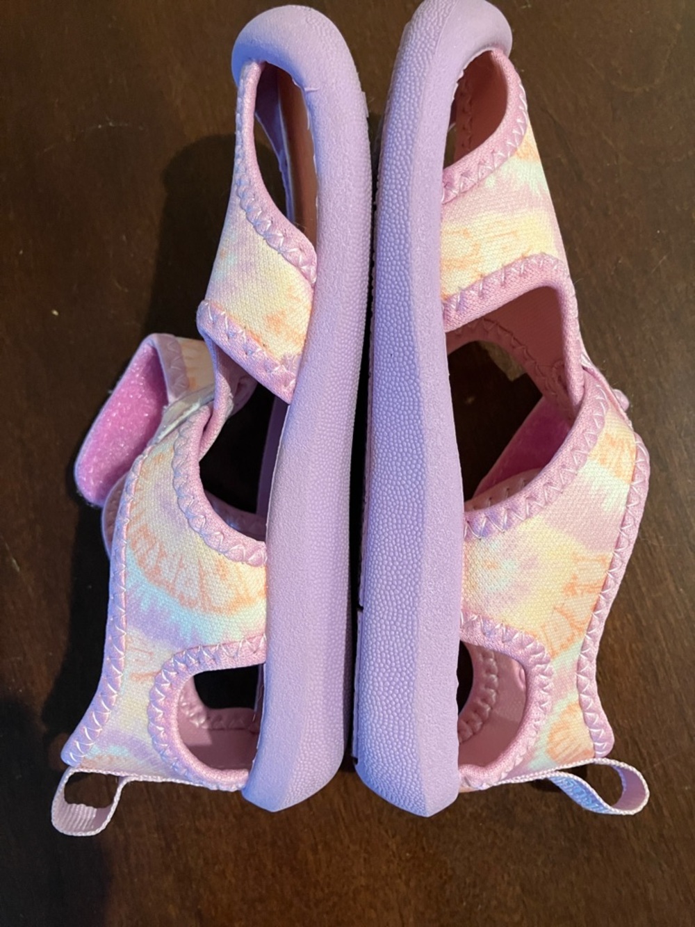 Size 10 girls OshKosh B'gosh Lilac and Peach Tie-Dye Kids Sandals or water shoes - Picture 6 of 7